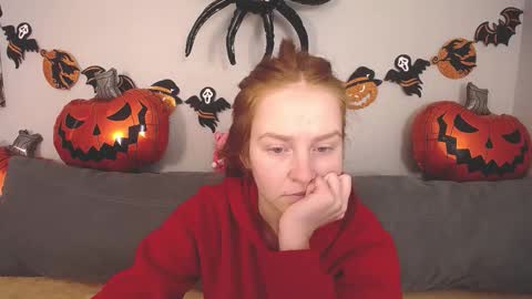 Adelina online show from 10-26-25, 05:13