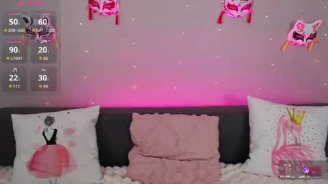 Snapshot of evarey_ chatting on 06-21-26, 04:26 Adelina online show from 06-21-26, 04:26