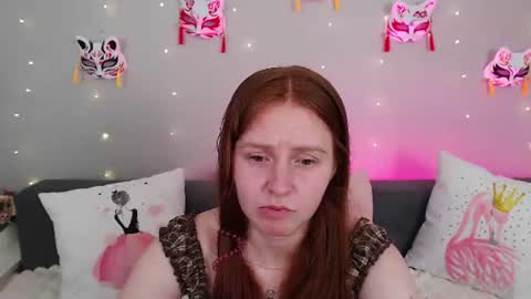 Snapshot of evarey_ chatting on 06-25-26, 05:12 Adelina online show from 06-25-26, 05:12