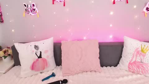Snapshot of evarey_ chatting on 07-02-26, 03:45 Adelina online show from 07-02-26, 03:45
