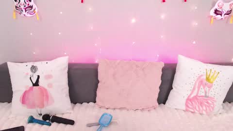 Snapshot of evarey_ chatting on 07-12-26, 04:25 Adelina online show from 07-12-26, 04:25