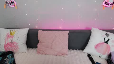 Snapshot of evarey_ chatting on 07-24-26, 04:43 Adelina online show from 07-24-26, 04:43