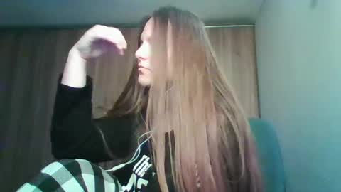 evasapples2026 online show from 04-14-26, 03:18