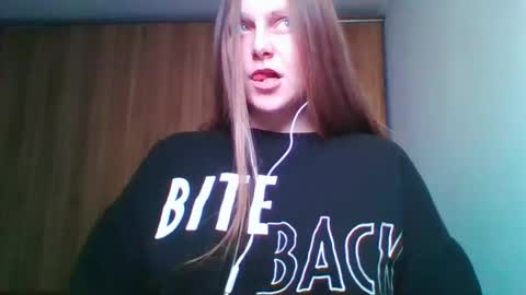evasapples2026 online show from 05-16-26, 07:45
