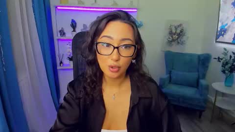 Snapshot of evasarazardje chatting on 01-12-26, 07:30 evasarazardje online show from 01-12-26, 07:30