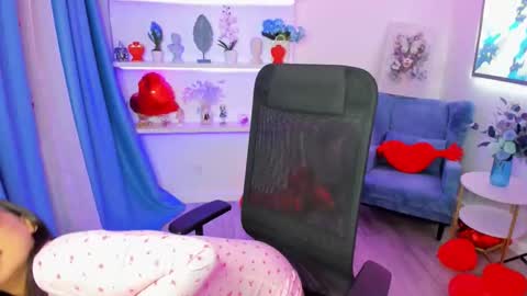 Snapshot of evasarazardje chatting on 02-13-26, 07:43 evasarazardje online show from 02-13-26, 07:43