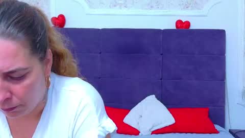 Snapshot of evasinclairr chatting on 06-15-26, 04:15 evasinclairr online show from 06-15-26, 04:15
