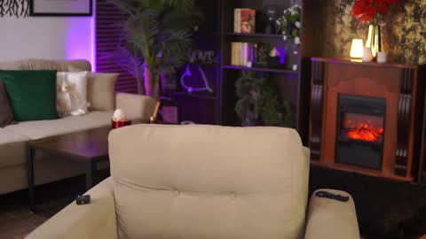 Eva online show from 01-21-25, 02:22