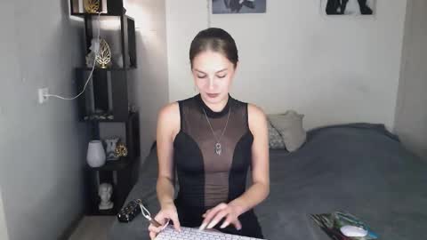 Eva online show from 09-17-25, 04:36