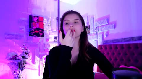 Snapshot of evathopson chatting on 02-13-25, 06:48 Eva next stream - - 1600 UTC2000 online show from 02-13-25, 06:48