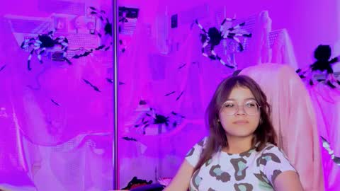 Snapshot of evathopson chatting on 10-30-25, 12:12 Eva next stream - - 1600 UTC2000 online show from 10-30-25, 12:12