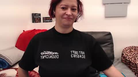 Snapshot of evatwiss chatting on 06-17-26, 01:34 Eva Twiss online show from 06-17-26, 01:34