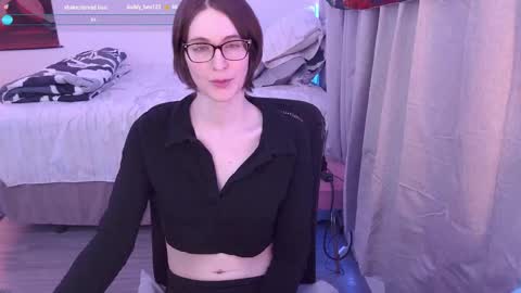 Snapshot of evavivi59 chatting on 02-13-25, 01:40 Vivi online show from 02-13-25, 01:40