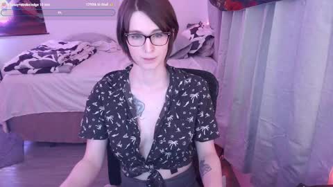 Snapshot of evavivi59 chatting on 02-21-25, 02:17 Vivi online show from 02-21-25, 02:17