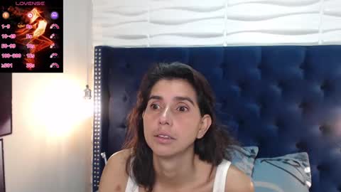 Snapshot of evawilliams_ chatting on 02-11-25, 02:46 Eva online show from 02-11-25, 02:46
