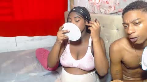 Snapshot of evaxemma chatting on 06-19-26, 04:22 Eva And Emmanuel online show from 06-19-26, 04:22