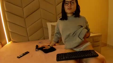 Snapshot of eve_aura chatting on 06-14-26, 02:24 Eve Aura online show from 06-14-26, 02:24