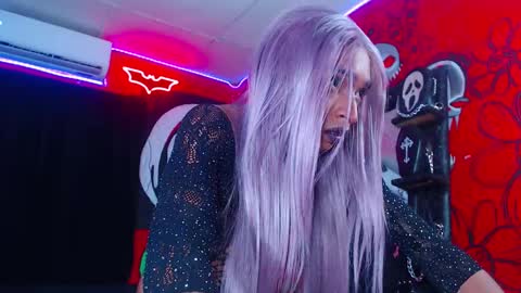 Snapshot of eve_darkovax chatting on 09-17-25, 06:59 eve dark online show from 09-17-25, 06:59