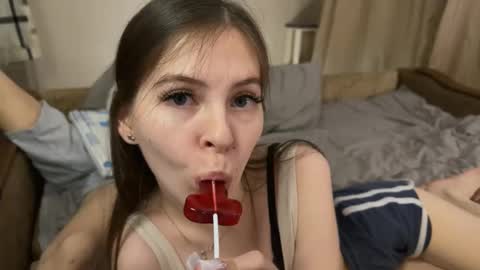 Snapshot of eveandrobert chatting on 02-17-25, 10:14 EveRobert online show from 02-17-25, 10:14