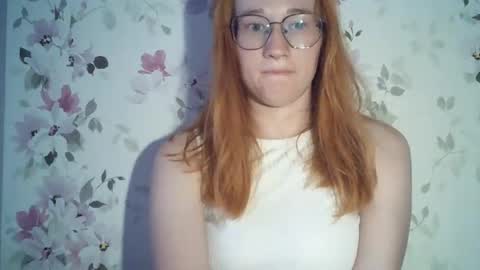 Snapshot of eveliina_shy chatting on 06-22-26, 02:58 Evelina online show from 06-22-26, 02:58