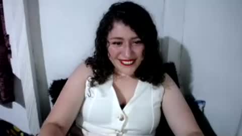 Snapshot of evelin97 chatting on 07-08-26, 12:37 evelin97 online show from 07-08-26, 12:37