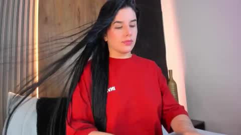 Snapshot of evelin_lopezz chatting on 02-18-26, 02:18 E V E L I N online show from 02-18-26, 02:18