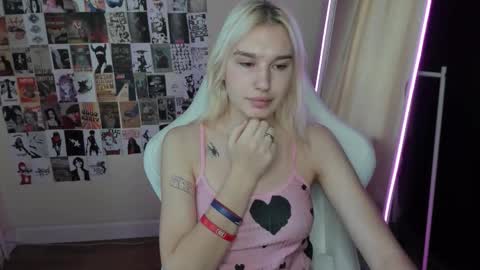Evelina online show from 11-16-25, 02:17