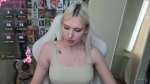 Evelina online show from 05-26-26, 01:56