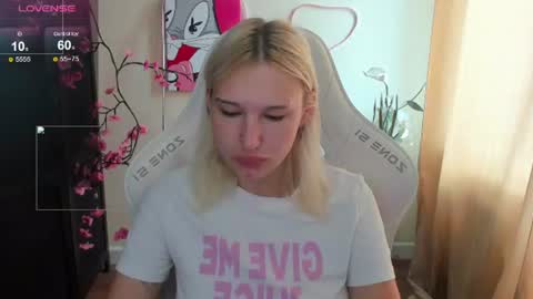 Snapshot of evelinalu chatting on 07-07-26, 01:41 Evelina online show from 07-07-26, 01:41
