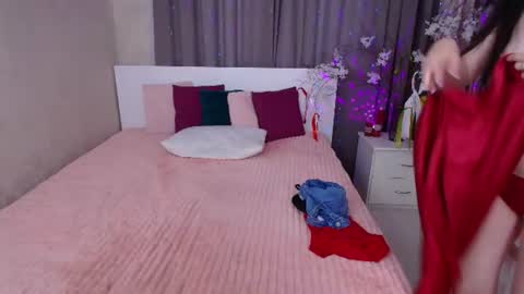 Snapshot of evelingills chatting on 06-24-26, 08:57 Evelin online show from 06-24-26, 08:57