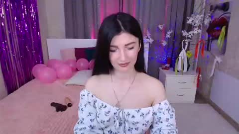 Snapshot of evelingills chatting on 06-28-26, 05:24 Evelin online show from 06-28-26, 05:24