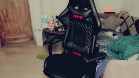 Snapshot of evelyn420521 chatting on 12-26-24, 07:16 evelyn420521 online show from 12-26-24, 07:16