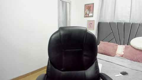 Evelyn online show from 01-31-25, 12:29