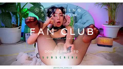Snapshot of evelyn_chelle chatting on 01-03-25, 07:29 Im Eve or Chelle Next Stream 191224 online show from 01-03-25, 07:29