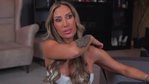 Evelyn online show from 04-07-26, 06:30