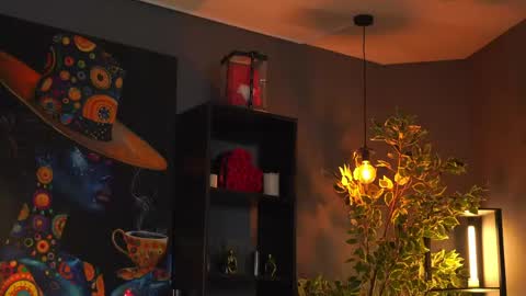 Snapshot of evelyn_evyy chatting on 05-28-26, 06:16 Evelyn online show from 05-28-26, 06:16