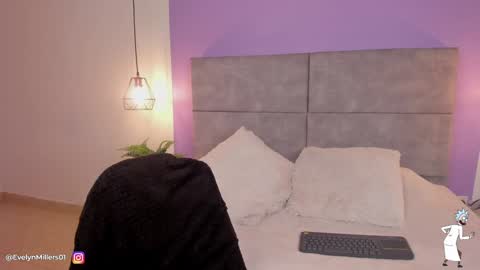 Snapshot of evelyn_millers_11 chatting on 01-26-25, 03:06 Evelyn online show from 01-26-25, 03:06