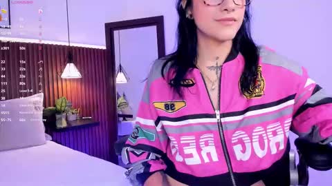 evelyn online show from 10-19-25, 02:12