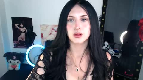 Snapshot of evelyn_sheeran chatting on 05-31-26, 04:20 Julieta online show from 05-31-26, 04:20