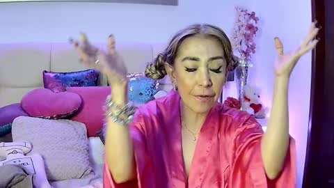 EvelynaGrey online show from 11-23-25, 10:37