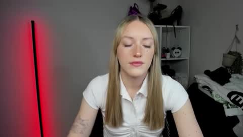 evelynblond online show from 04-17-26, 05:54