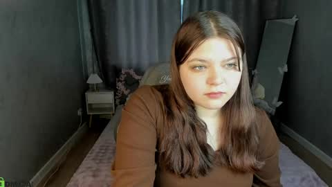 Evelyne Loo online show from 05-09-26, 01:11