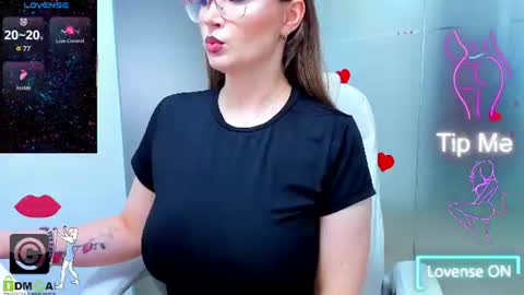 Snapshot of evelyne_rose chatting on 07-03-26, 05:03 evelyne_rose online show from 07-03-26, 05:03