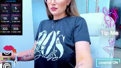 Snapshot of evelyne_rose chatting on 07-04-26, 04:51 evelyne_rose online show from 07-04-26, 04:51