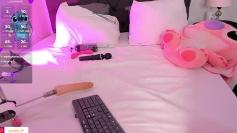 Snapshot of evelynhoward23 chatting on 06-11-26, 12:32 LAURA SOFIA INDEPENDENT MODEL FOLLOW ME NOW ALMOST 10000 FOLLOWERS online show from 06-11-26, 12:32