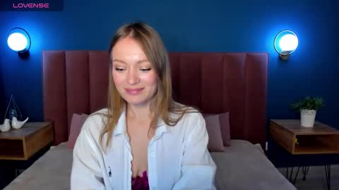 Evelyn online show from 09-10-25, 01:38