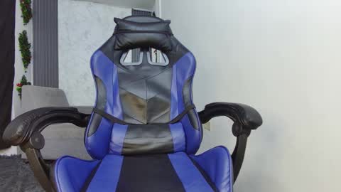 luis online show from 10-22-25, 11:04