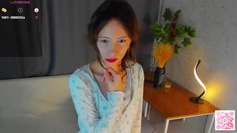 Naomi online show from 10-19-25, 06:08