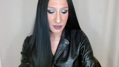 Snapshot of evezephira chatting on 10-24-25, 06:37 Supreme Maestra online show from 10-24-25, 06:37