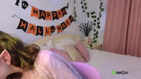 evi_brook online show from 10-21-25, 06:36